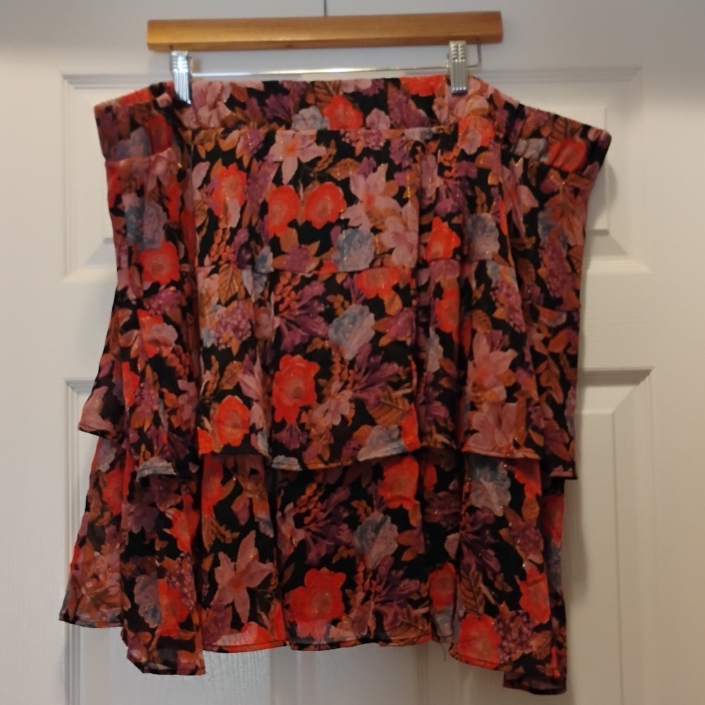 Torrid Red Shimmer Floral Layered Skirt Stretchy Tiered All Occasions Size 4 - Picture 3 of 6